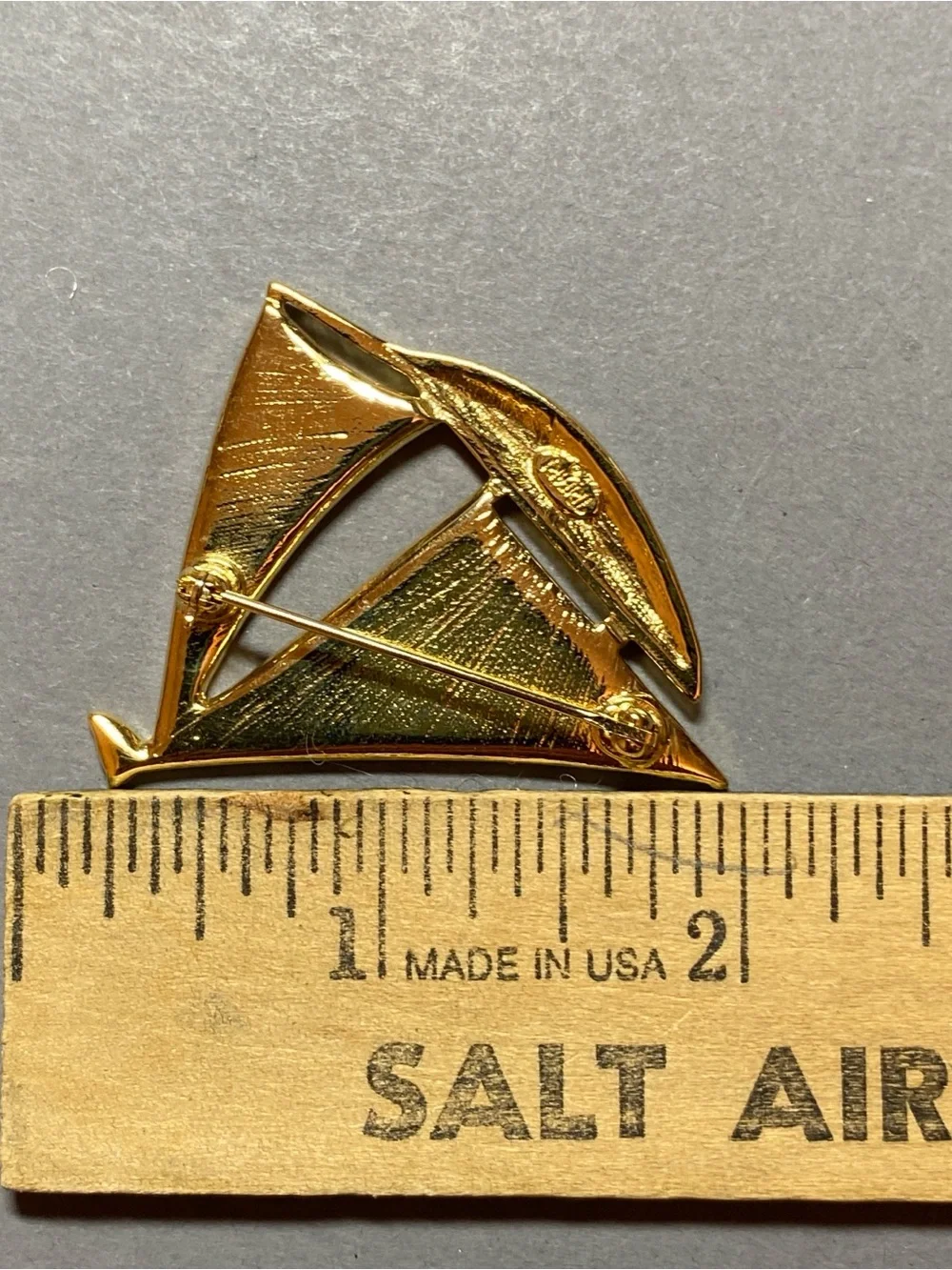 N/A vintage pin